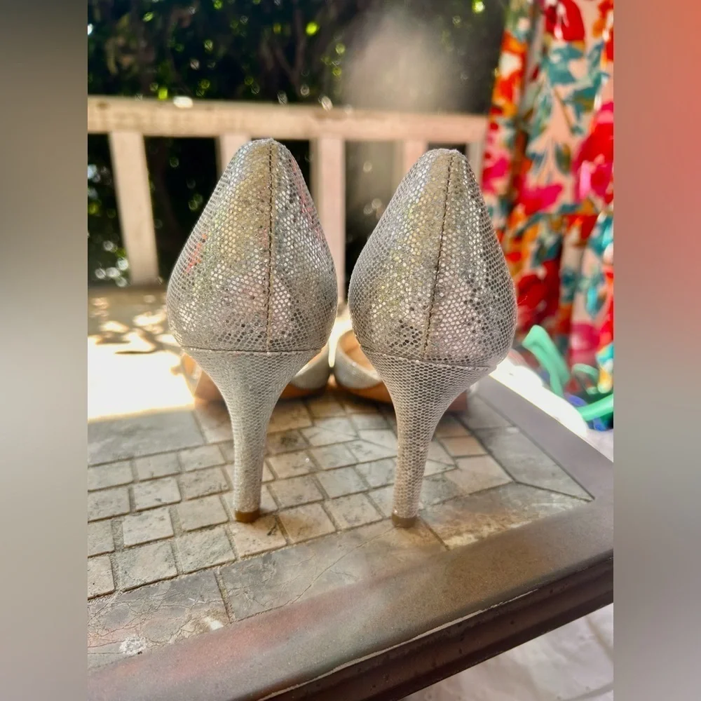 Kate Spade elegant peep toe pumps silver sparkly sz 10 euc,1A